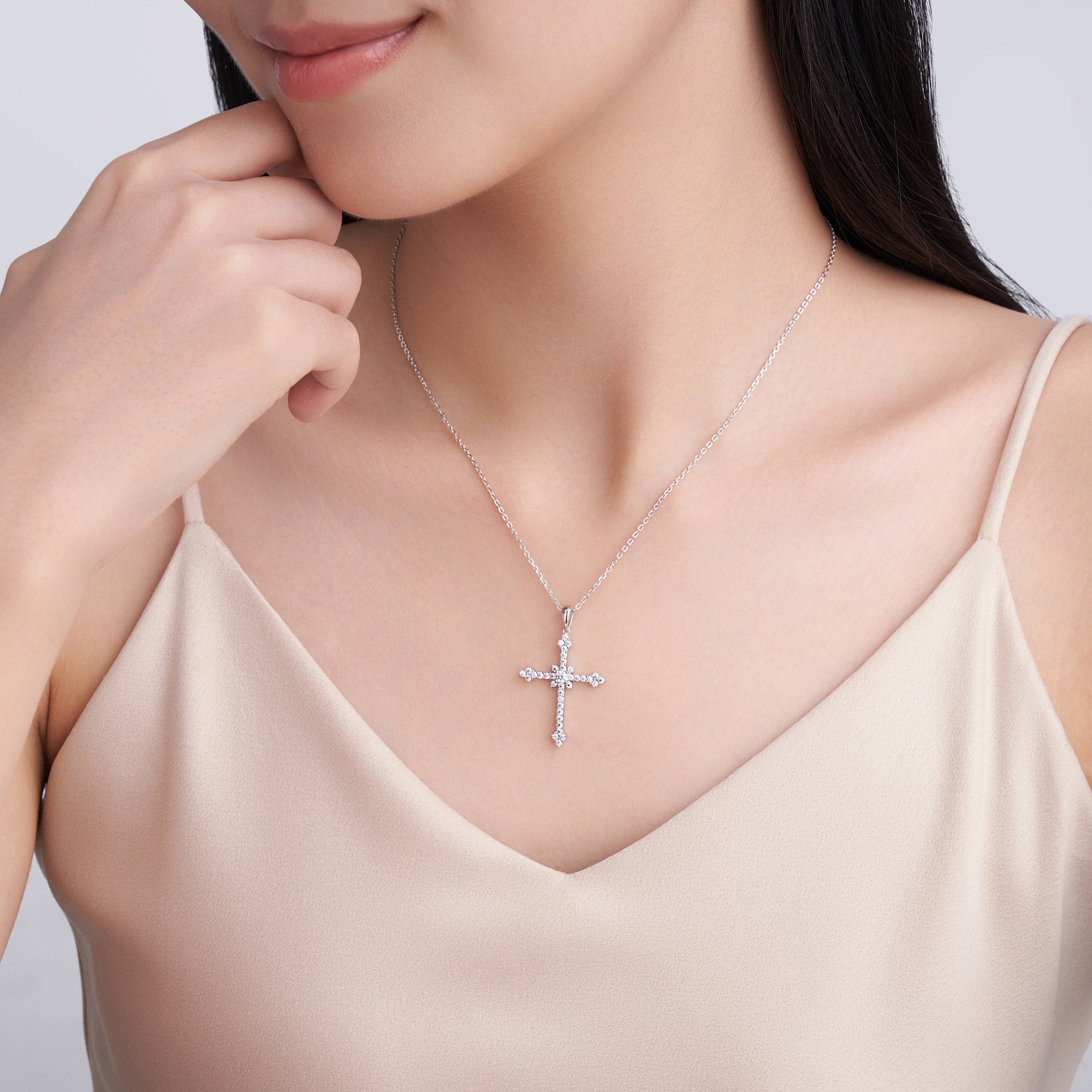 Colier Cruce Argintiu, cu Pietre de Zirconiu, Shining Cross