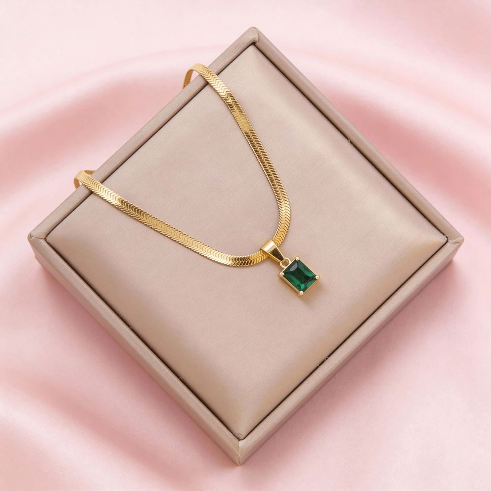 Colier placat cu Aur 18K, cu pandantiv de Zirconiu Verde, 50 cm