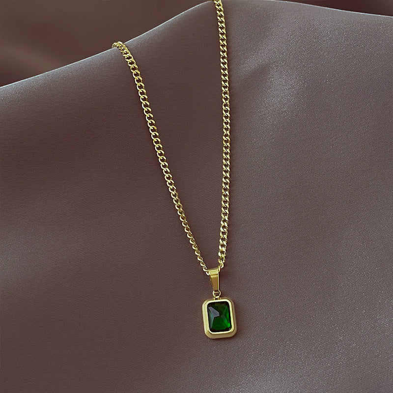 Colier placat cu Aur 18K, cu Pandantiv de Zirconiu Verde, Emerald Essence