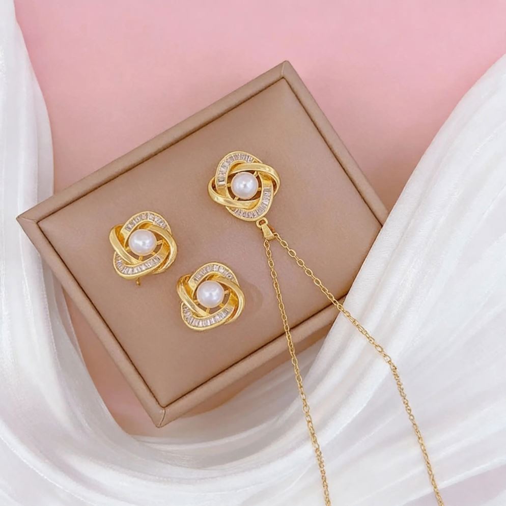 Set Colier și Cercei placat cu Aur 18K, cu Perle Albe